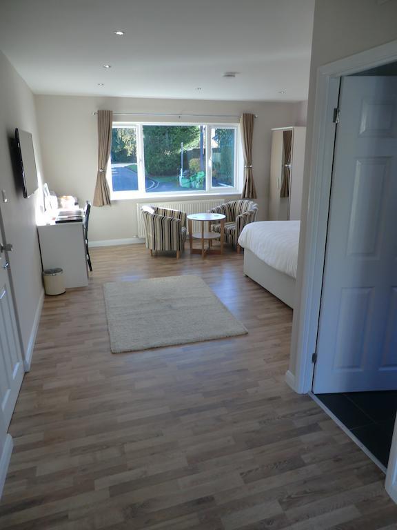 Coombe Dale Accommodation Lulsgate Bottom Room photo