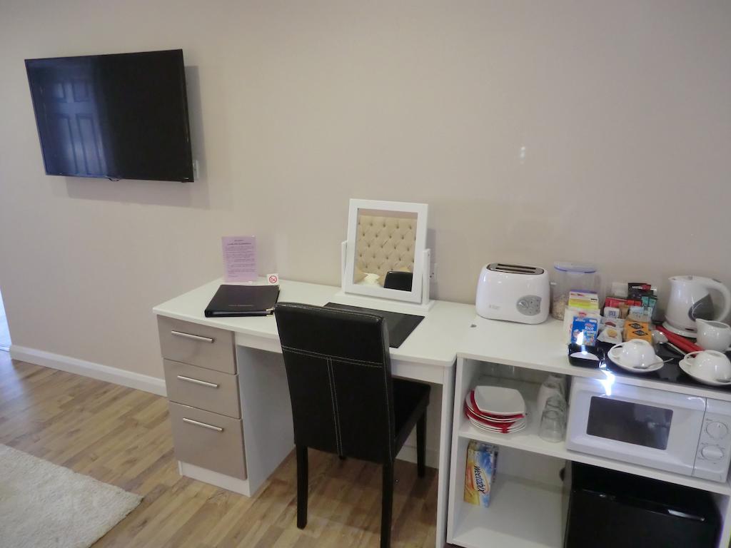 Coombe Dale Accommodation Lulsgate Bottom Room photo
