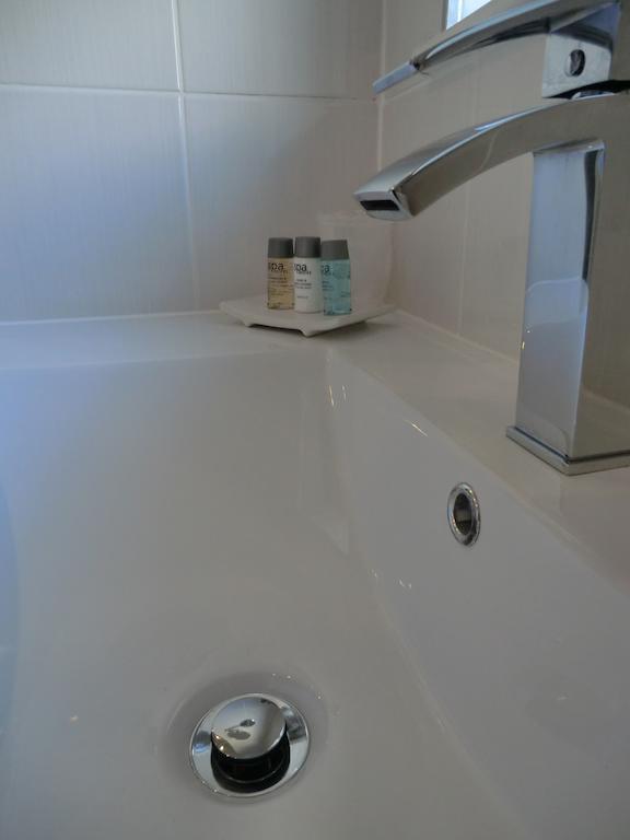 Coombe Dale Accommodation Lulsgate Bottom Room photo