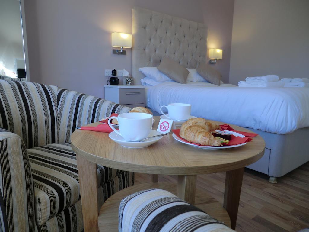 Coombe Dale Accommodation Lulsgate Bottom Room photo