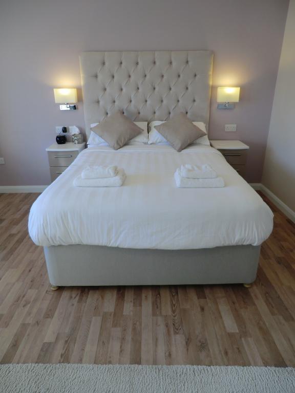 Coombe Dale Accommodation Lulsgate Bottom Room photo