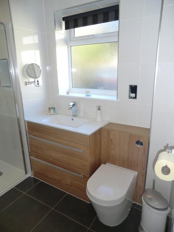 Coombe Dale Accommodation Lulsgate Bottom Room photo